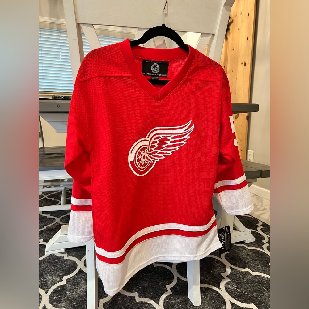 NHL NWT Detroit Red Wings Seider Jersey XL Kids